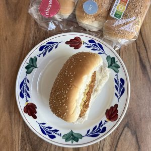 AH witte bakkerspuntjes met sesam - Vegan Taste Test 49