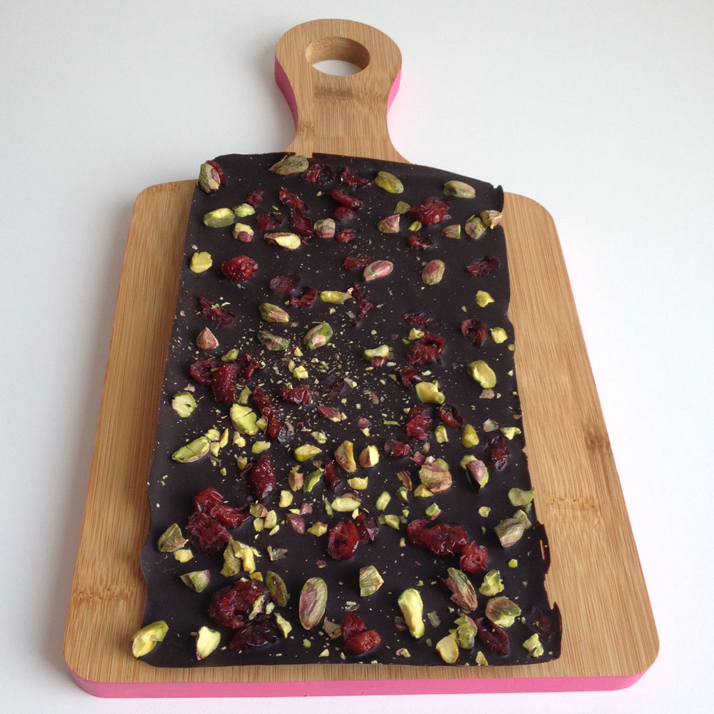 Chocolate bark met pistachenootjes en cranberries