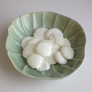 Vegan mini meringues